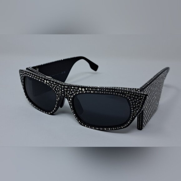 Burberry Runway Sunglasses Flip Up Black Diamonds For Repair B4383 55-19-140 - Picture 1 of 13